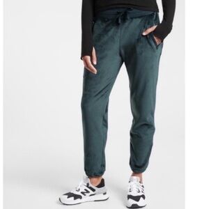 Athleta Double Cozy Karma Jogger • Large